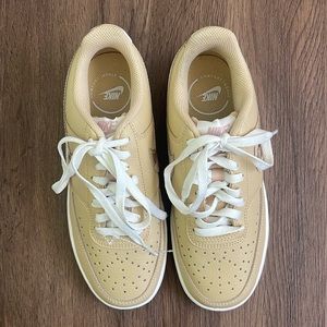 Nike Sneakers 6.5